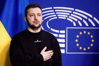 زيلينسكي يدعو الاتحاد الأوروبي إلى التضامن وعدم التخلي عن أوكرانيا