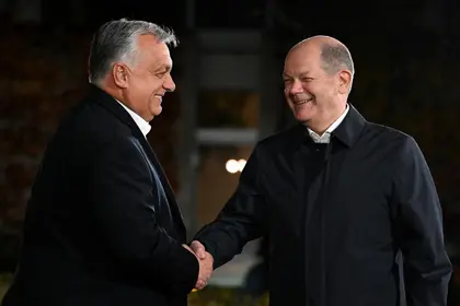 Увійде в історію: Кулеба подякував Шольцу за домовленість з Орбаном на саміті ЄС