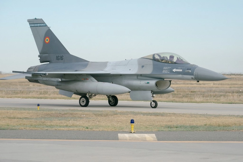 Netherlands to Deploy 18 F-16 Fighter Jets to Ukraine