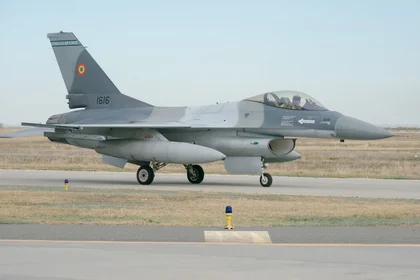 Netherlands to Deploy 18 F-16 Fighter Jets to Ukraine