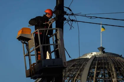 "Працюють завжди і реально рятують країну": привітання Зеленського до Дня енергетика