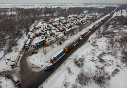 На кордоні з Польщею стоїть понад 4 тисячі вантажівок