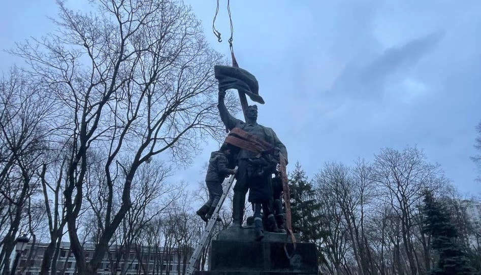 У Києві знесли ще один радянський пам'ятник