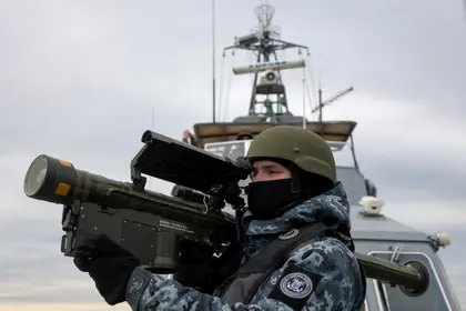 الرئيس زيلينسكي يهنّئ سلاح الجو الأوكراني بعد استهدافه سفينة روسية