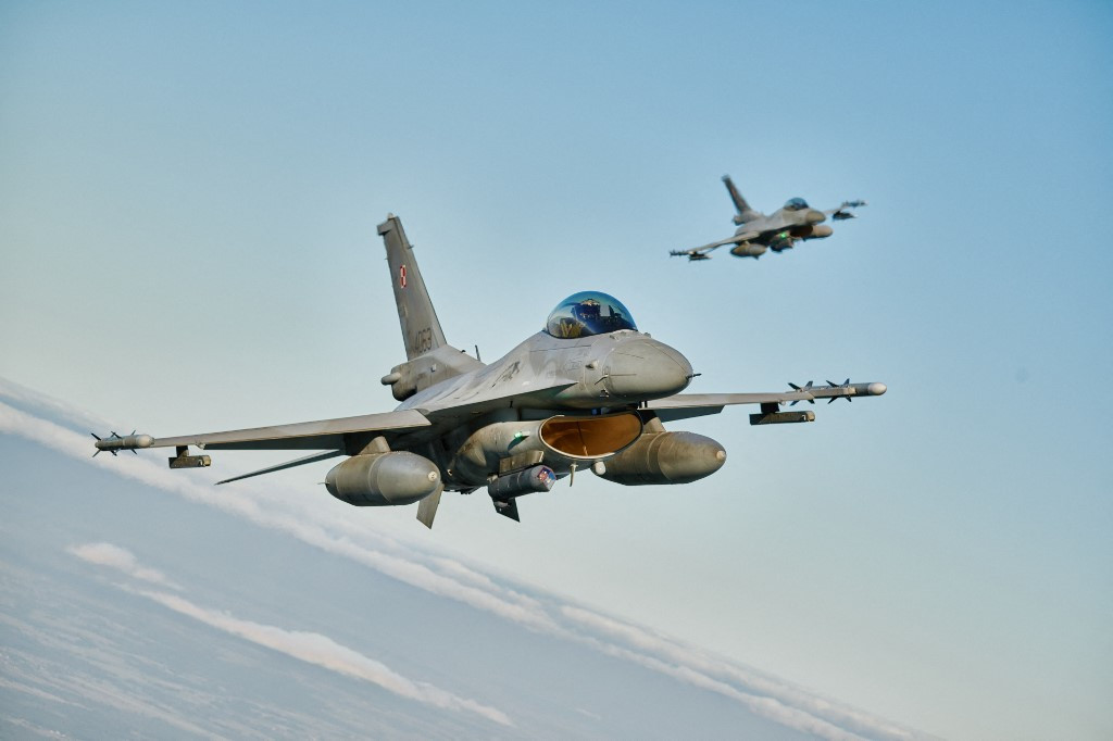 Polen stuurt F-16's naar de grens na Russische aanvallen op Oekraïne