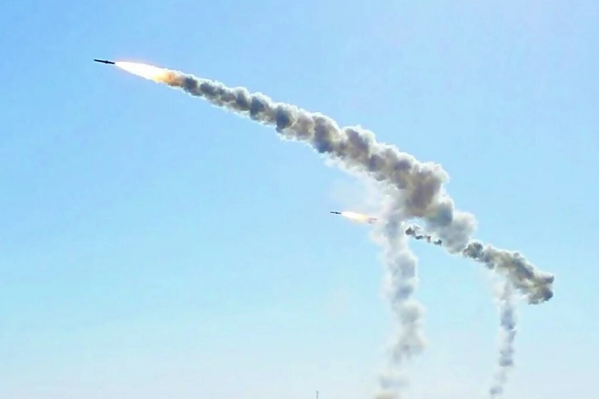 Українська ППО збила понад 70 ракет, випущених на Київ