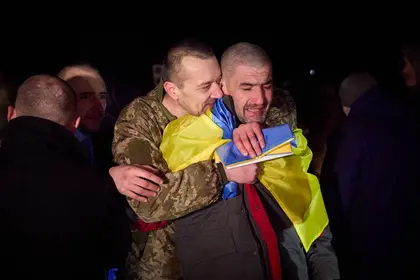 Україна повернула з російського полону 230 військових і цивільних