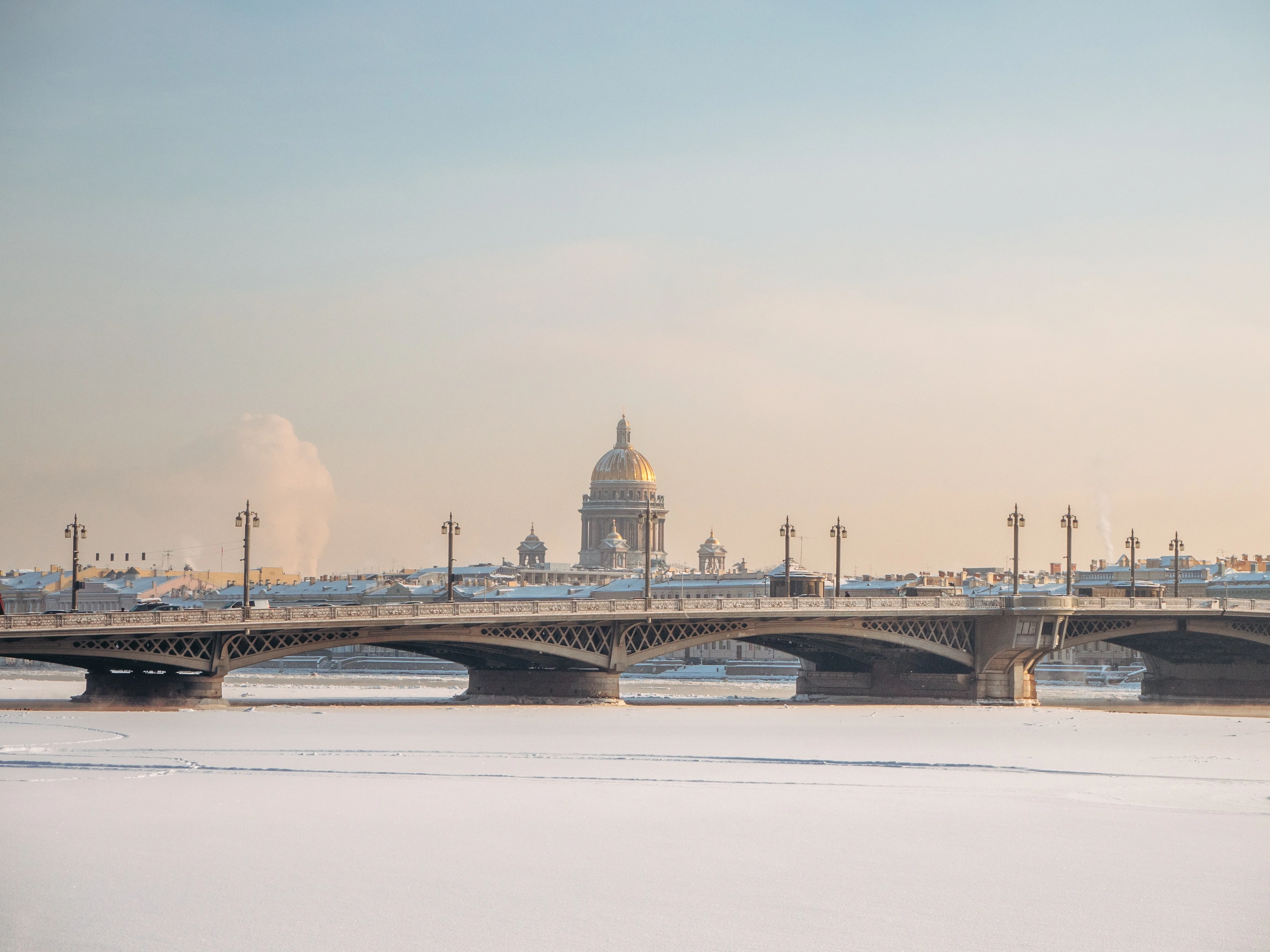 Russian Navy Captain Freezes to Death in His Own Home