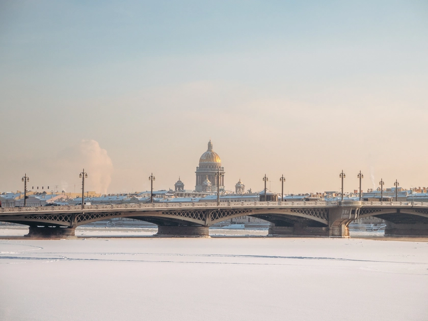 Russian Navy Captain Freezes to Death in His Own Home