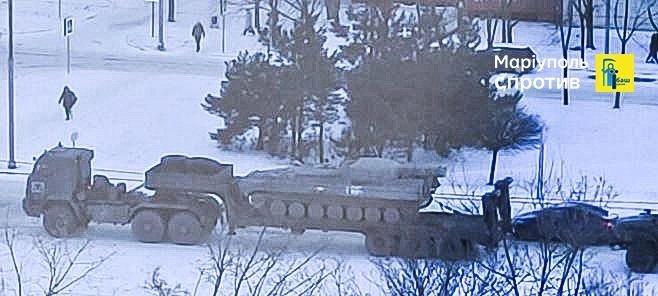 Вперше за рік на вулицях Маріуполя помітили незвичайну техніку росіян