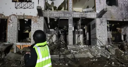 Росія вдарила ракетами по готелю в Харкові, більше десяти поранених