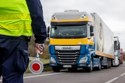 Румунські фермери знову заблокували рух вантажівок на кордоні