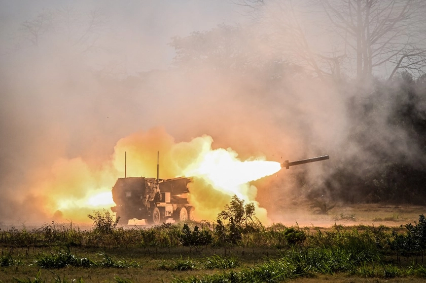 Trump Resumes Shipments of Artillery Ammunition and Precision Rockets to Ukraine