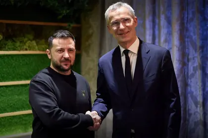 Візит до Давосу Зеленський розпочав із зустрічі з генсеком НАТО Єнсом Столтенбергом