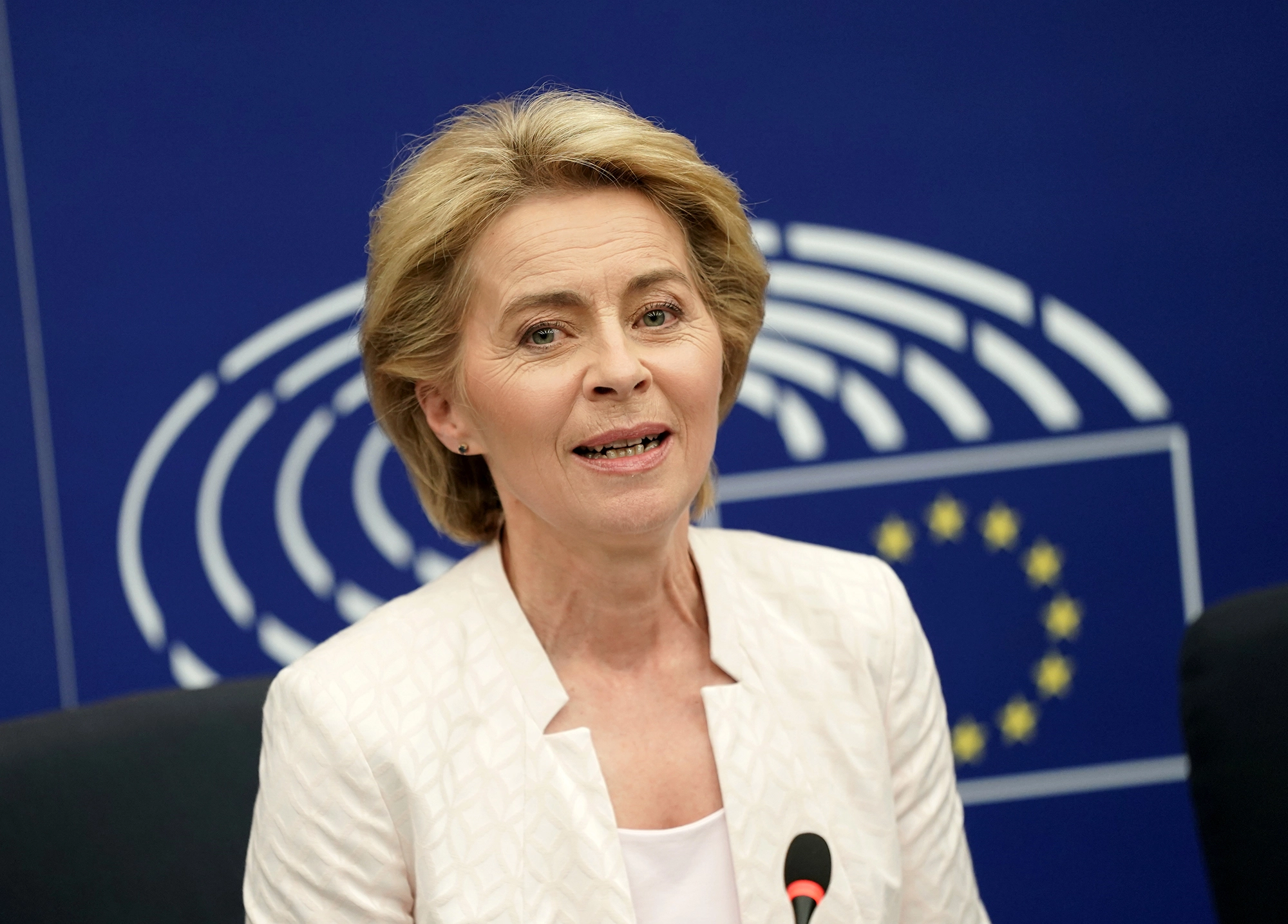 Голова ЄК вважає, що усі члени ЄС схвалять 50 млрд євро допомоги Україні