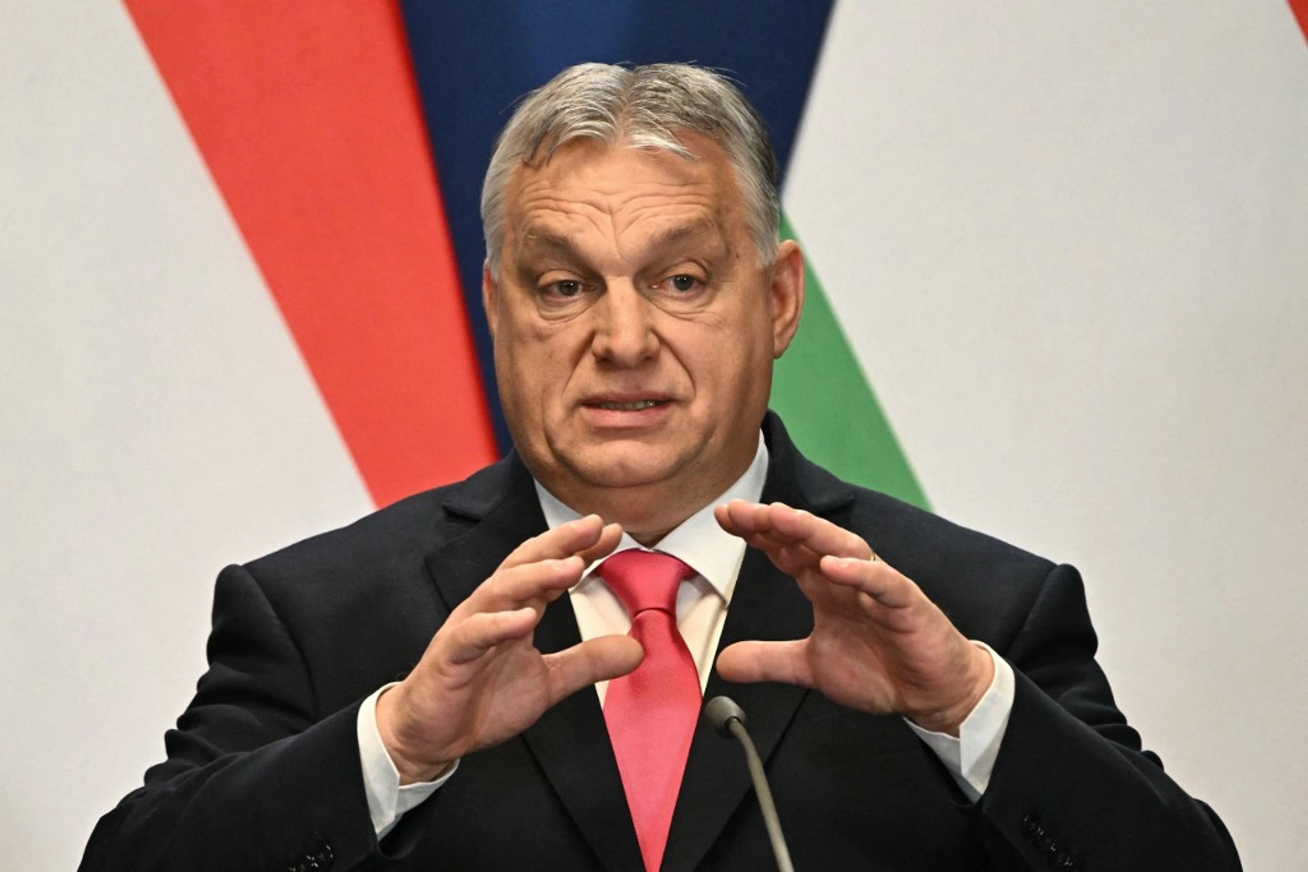 Hungary Proposes 'Yearly' Review of EU Aid to Ukraine Amid 'Frozen Funds' Dispute