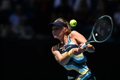 Ukraine's Yastremska Upsets Azarenka to Make Australian Open Quarters
