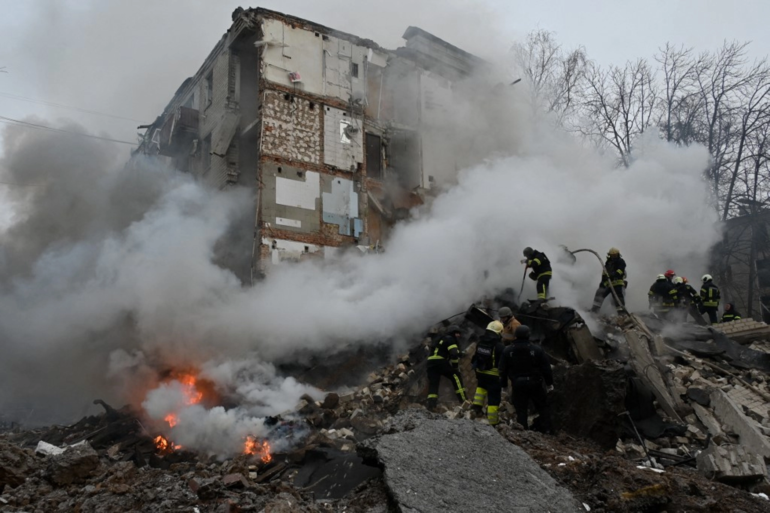 Zelensky Vows Strong Response After 18 Killed in Russian Strikes