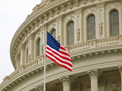 Сенат США схвалив законопроєкт про допомогу Україні, але за нього не голосуватимуть