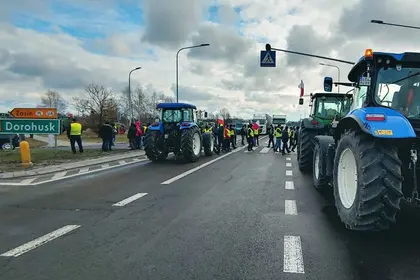 Польські фермери протягом місяця блокуватимуть пункт пропуску "Дорогуськ - Ягодин" - Держмитслужба