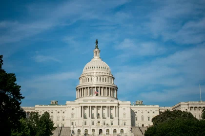 Сенат США сьогодні перегляне законопроєкт з допомогою Україні, але без політики щодо кордону