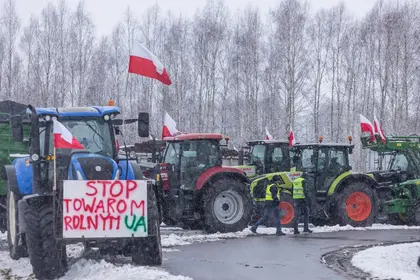 Polish Farmers Protest Ukraine Imports as Government Weighs New Bans