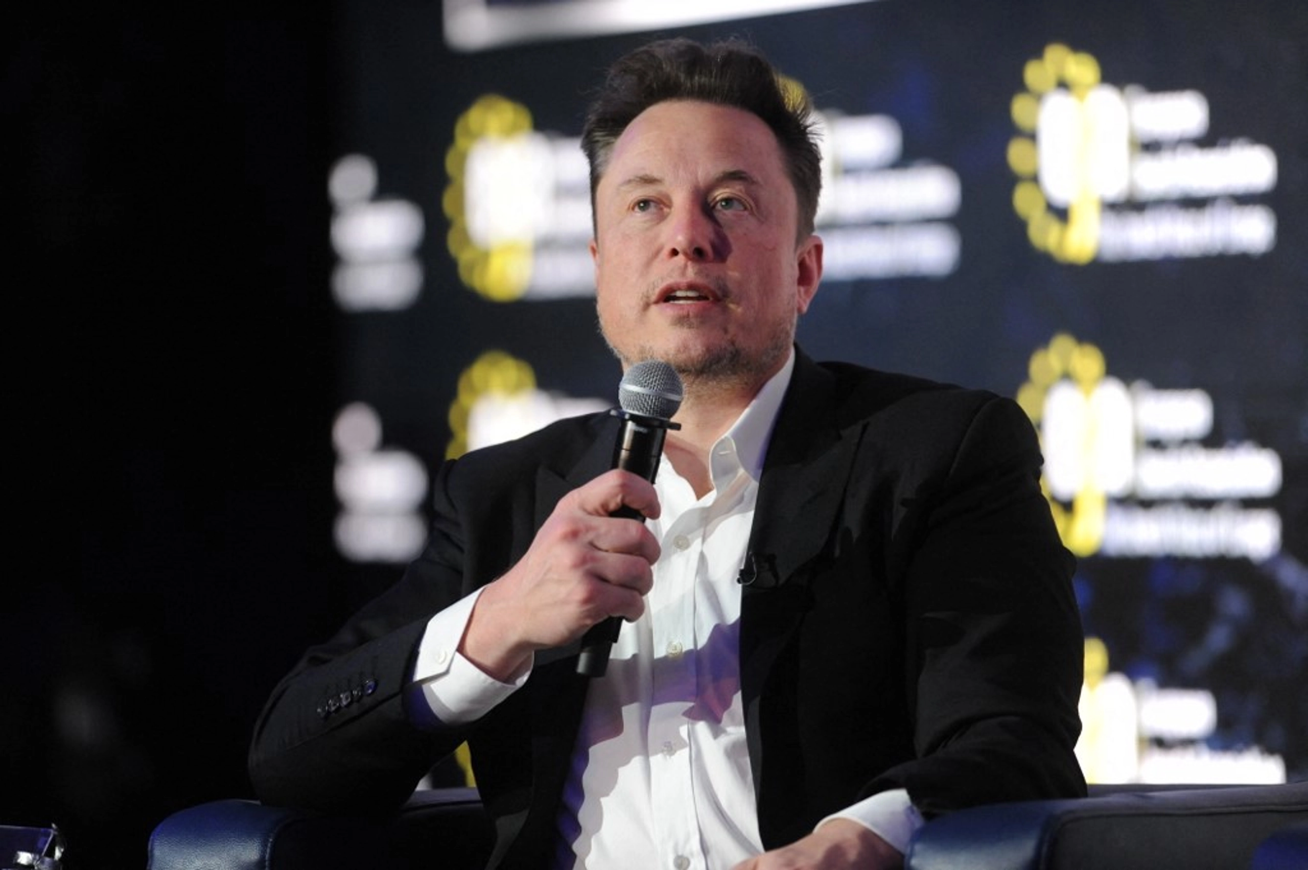 ‘False News Reports’ – Elon Musk Dismisses Reports of Russian Military Using Starlink in Ukraine