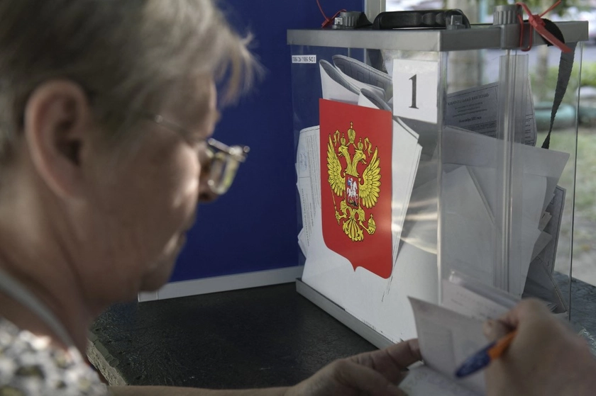 Окупантам не вдається змусити всіх українців на ТОТ брати російські паспорти - правозахисники