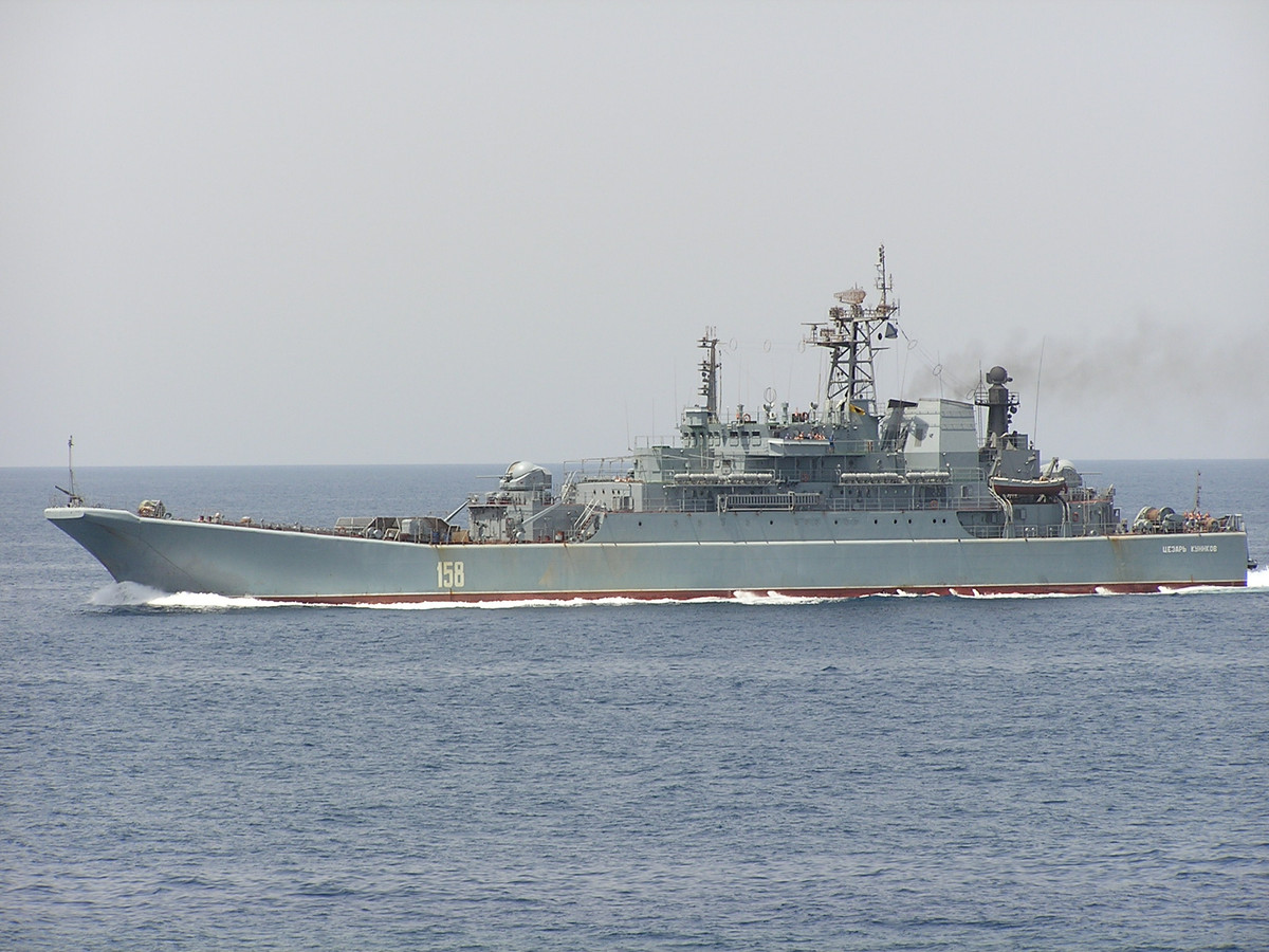 El dron naval MAGURA V5 de fabricación ucraniana hunde un barco de ataque ruso