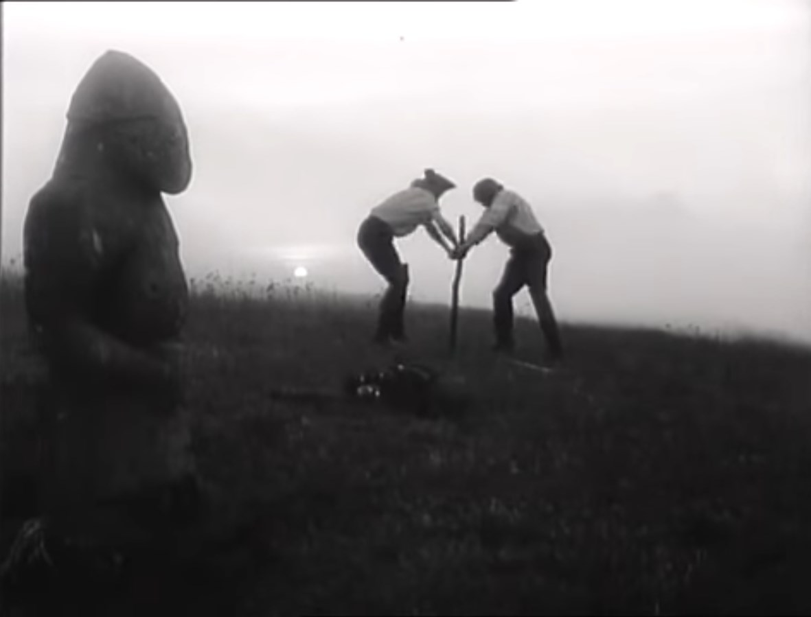 Кадр із фільму С. Параджанова "Квітка на камені".