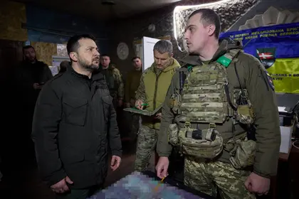 Зеленський відвідав передові позиції ЗСУ на Куп'янському напрямку