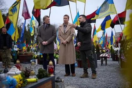 Президент України та прем’єр-міністерка Данії вшанували пам’ять загиблих захисників України