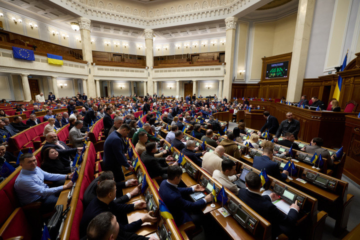 Верховна рада ухвалила закон демобілізацію строковиків після завершення ...