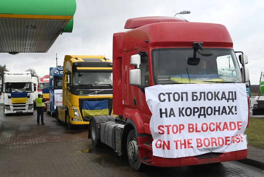 Ukraine Sends PM to Polish Border Amid Blockade Row