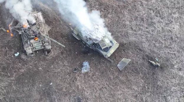 After Two Years Russia Resorts to Throwing Ancient Tanks into Battle - Vimarsana News