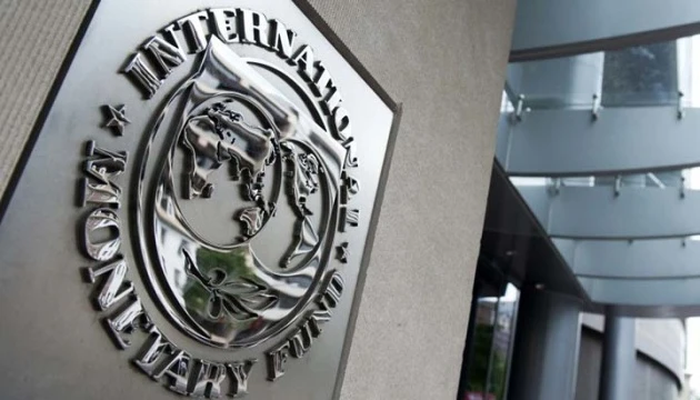 IMF Approves $880 Million for Ukraine