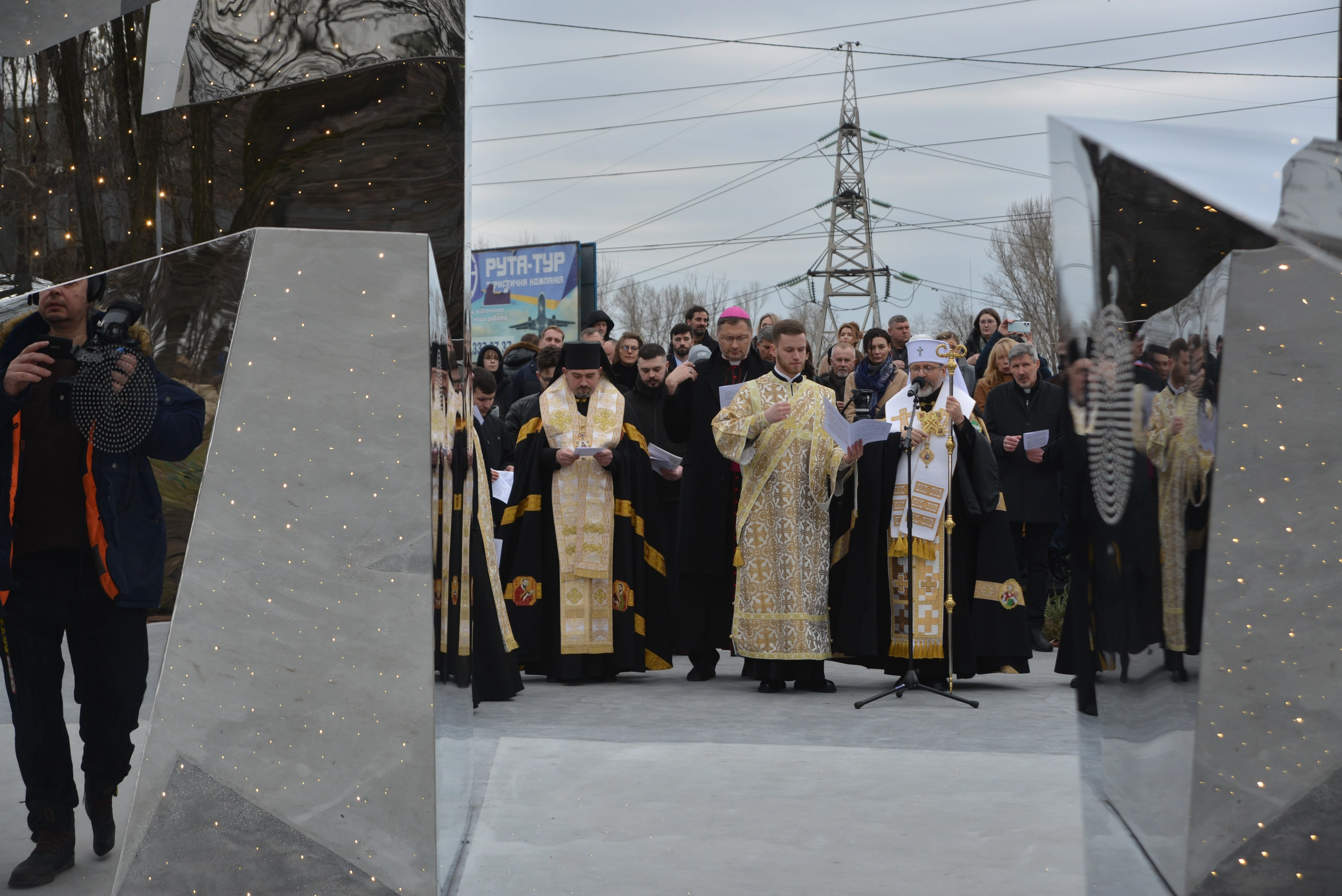 У Вишгороді відкрили меморіал «Хрест Героїв»