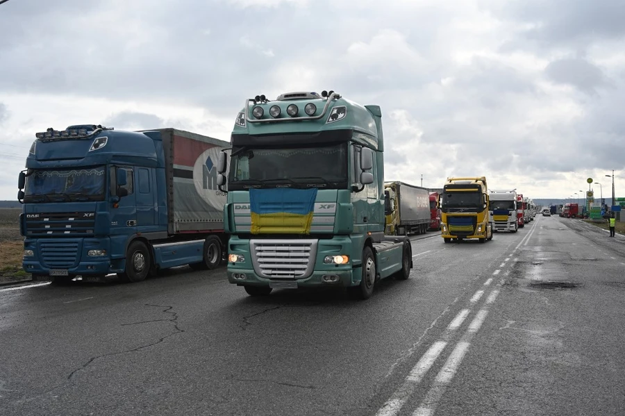 Polish Farmers Temporarily Suspend Zosin-Ustyluh Border Blockade on Ukraine War Anniversary