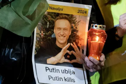 Navalny's Body Given to His Mother, His Team Says