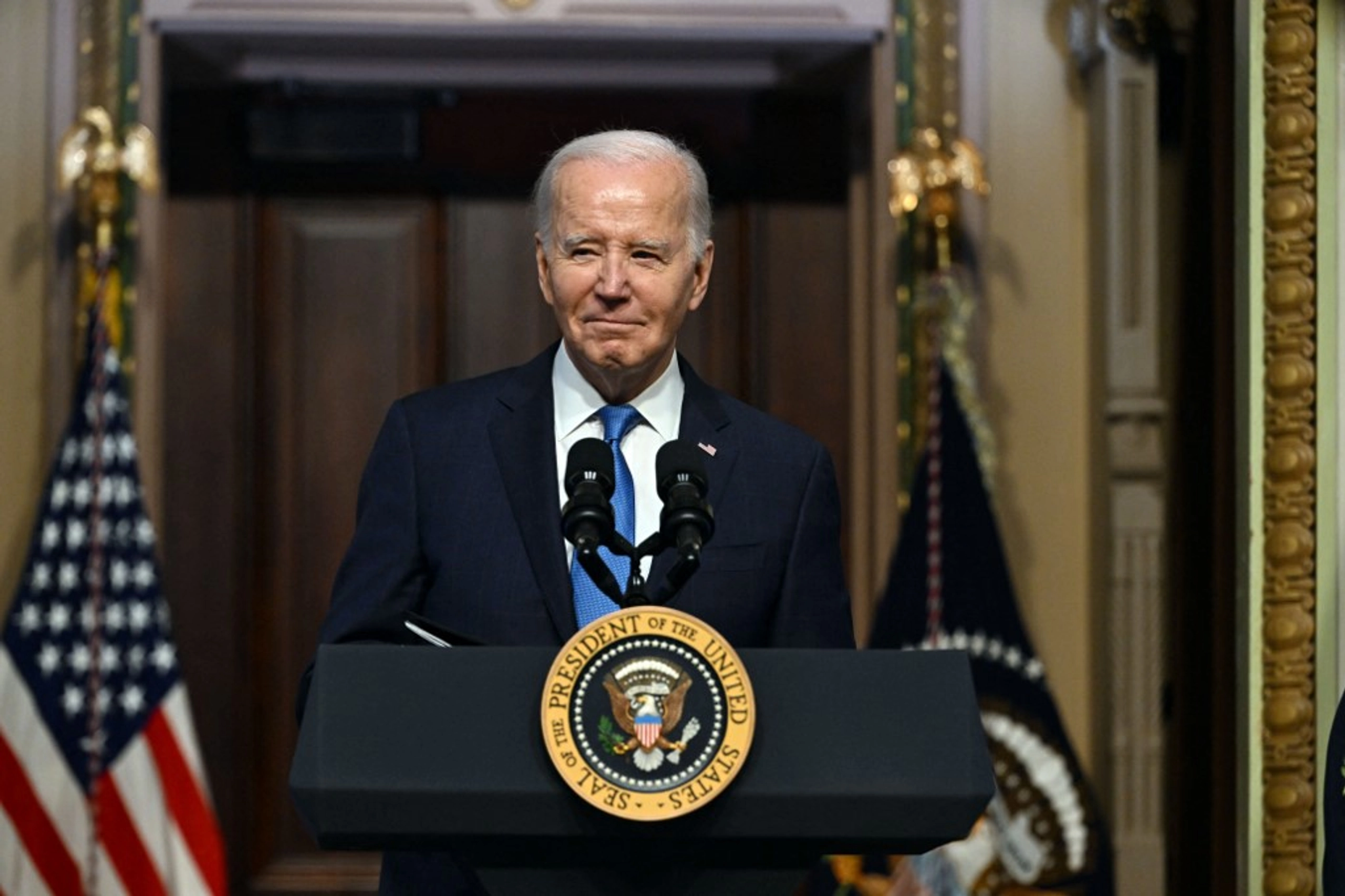 Biden Hosts High-Stakes White House Talks on Ukraine, Shutdown