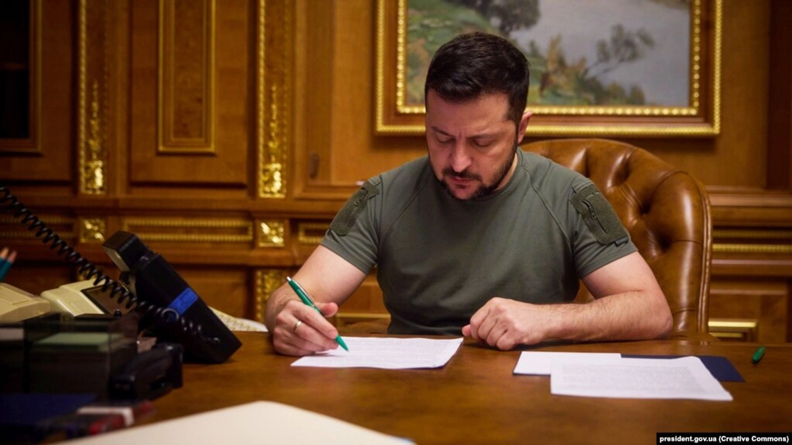 Зеленський провів ротацію вищого командного складу ЗСУ