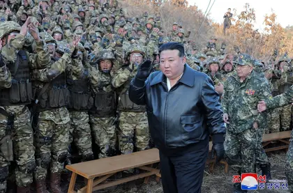 Кім Чен Ин наказав армії КНДР посилити підготовку до війни