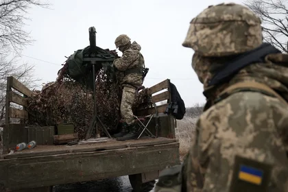 Сирський пропонує Зеленському подвоїти "бойові" військовим на фронті. Як це зробити?