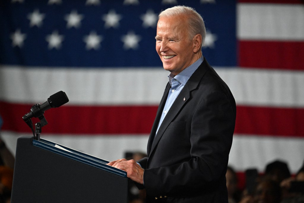 Biden Sends Ukraine Aid as Poles Warn of Russia Threat