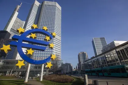 Наступного тижня Київ очікує транші від МВФ та ЄС