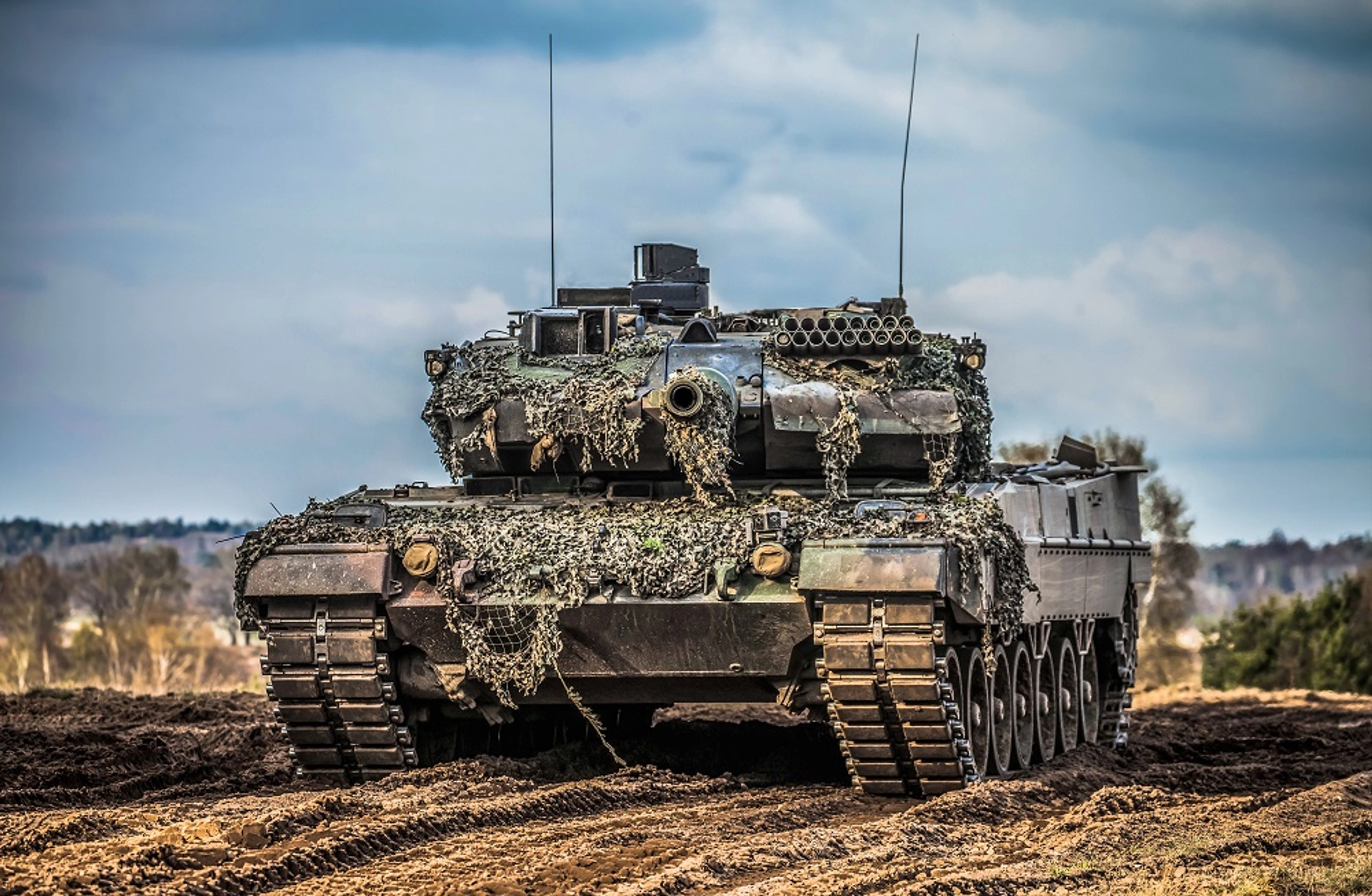 Big-Ticket, Expensive, Heavily Armored NATO Tanks Mostly Overweight Duds in the Russo-Ukrainian War