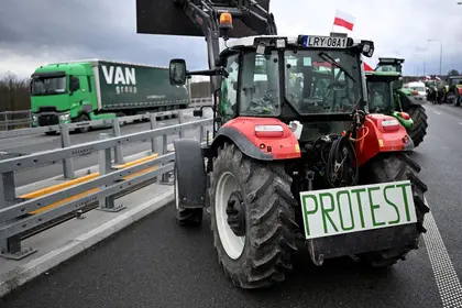 Польща зупинилася через загальнонаціональні протести фермерів