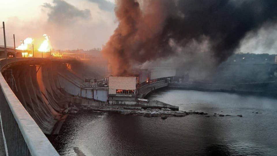 Russlands Großangriff auf den Energiesektor der Ukraine und das Kernkraftwerk Saporischschja steht am Rande des Stromausfalls