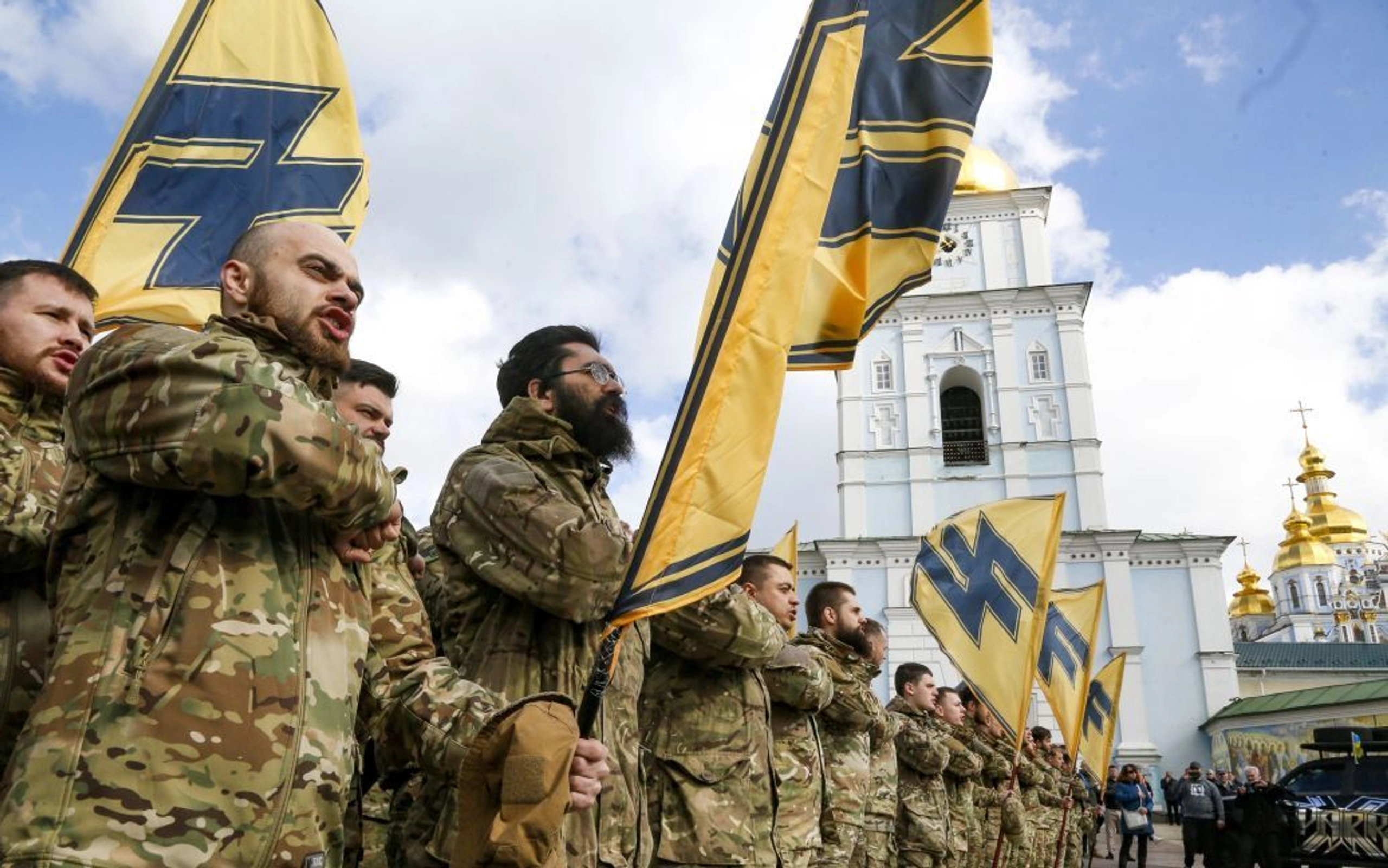 Незламні, нескорені, неспинні — легендарний Азов. Що варто знати про бригаду?