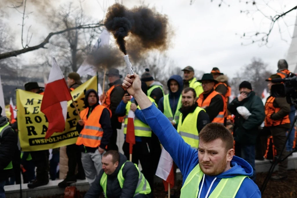 Uphill Battle to Make Deal With Farmers Blocking Ukraine Border